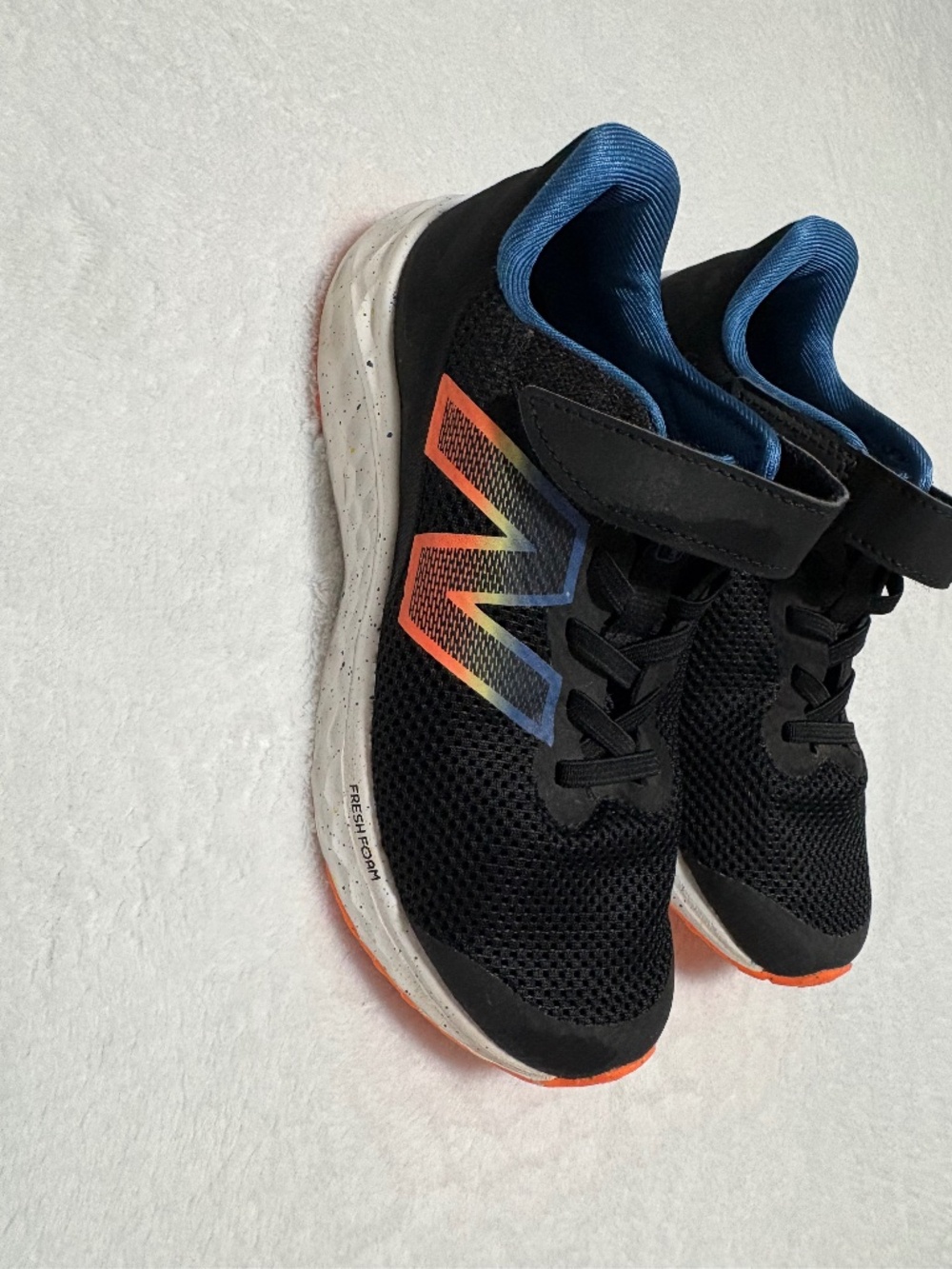 Boys new balance tennis shoes, big kids Size 1